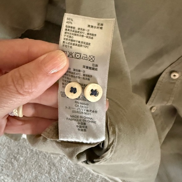 Tommy Bahama Men's Casual Tan Button Down Shirt - Picture 8 of 11